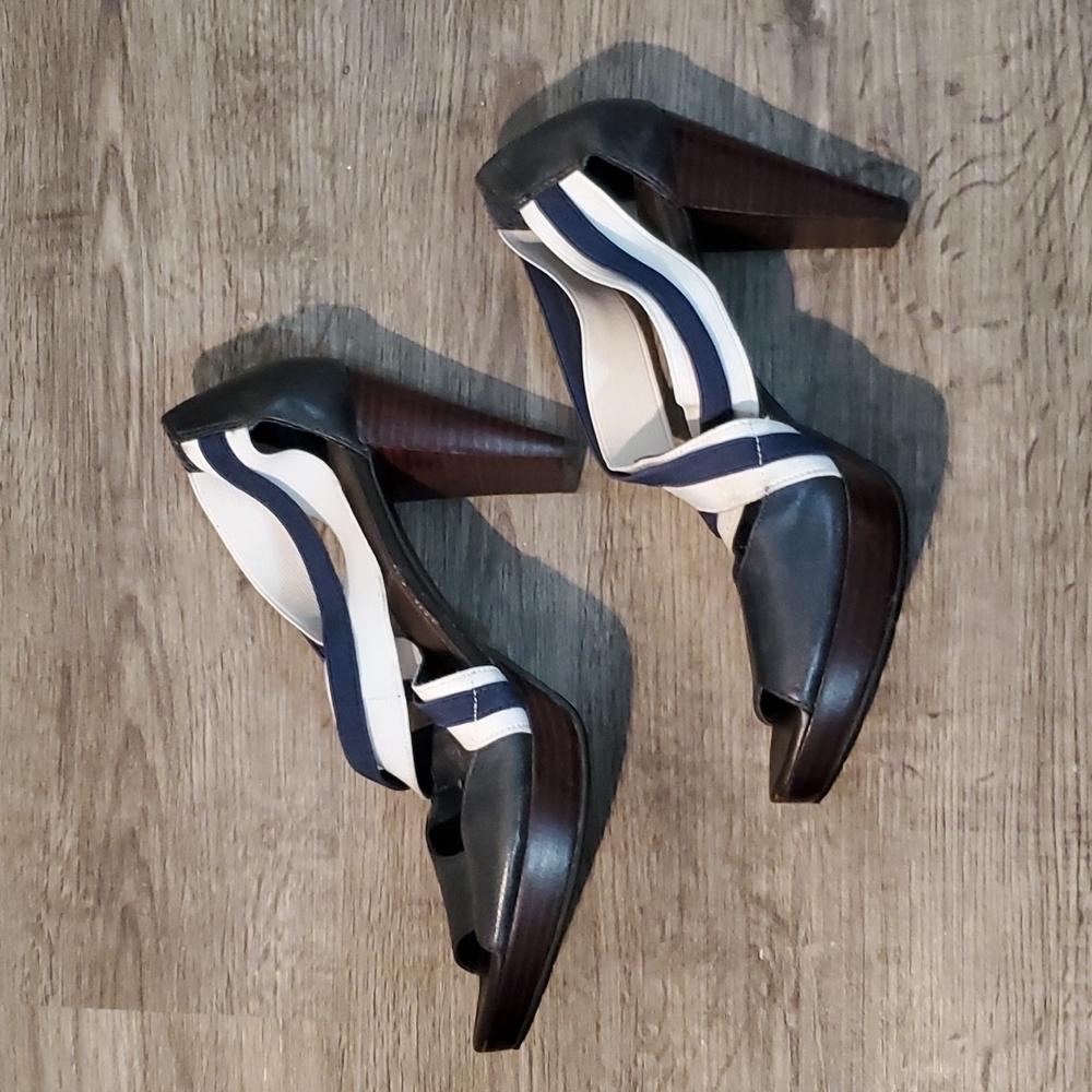 🦋 BLUE AND WHITE STRAP HEELS